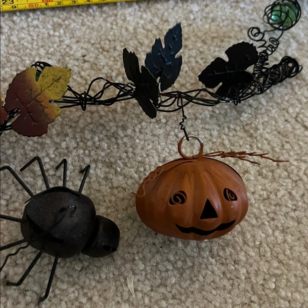 Metal Halloween Pumpkin and Spider Garland -Used- VGC